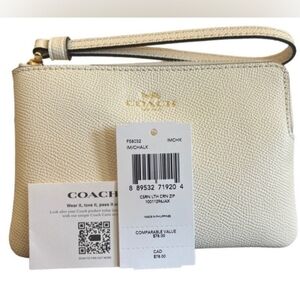 BNWT AUTHENTIC COACH WRISTLET